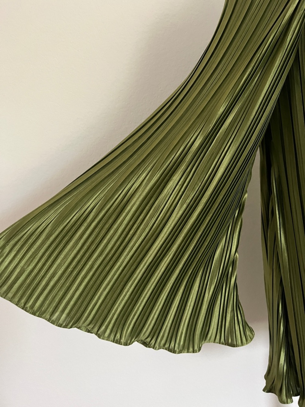VICI Olive One-Shoulder Pleated Mini Dress - Picture 5 of 12